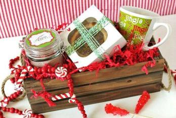 Что подарить воспитателям