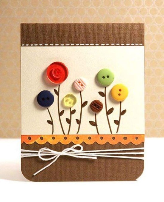 Вид открытки с пуговицами