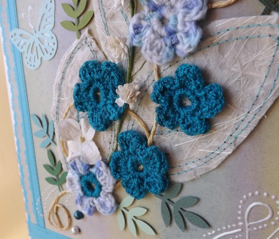 Красивые вязаные цветы