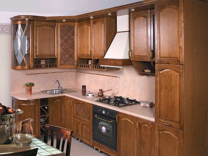 классические кухни из массива