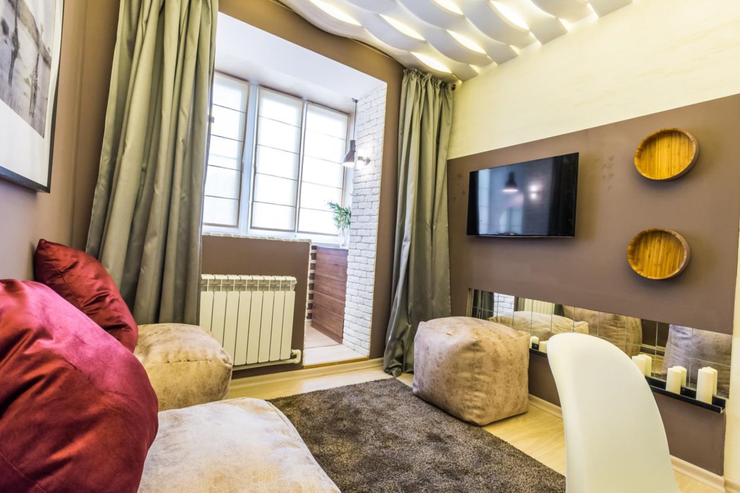 гостиная с балконом